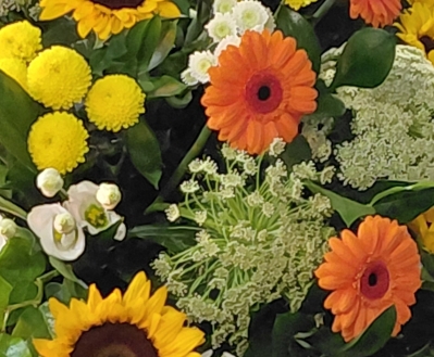Small bunch or posy florists choice (for grandchildren etc)